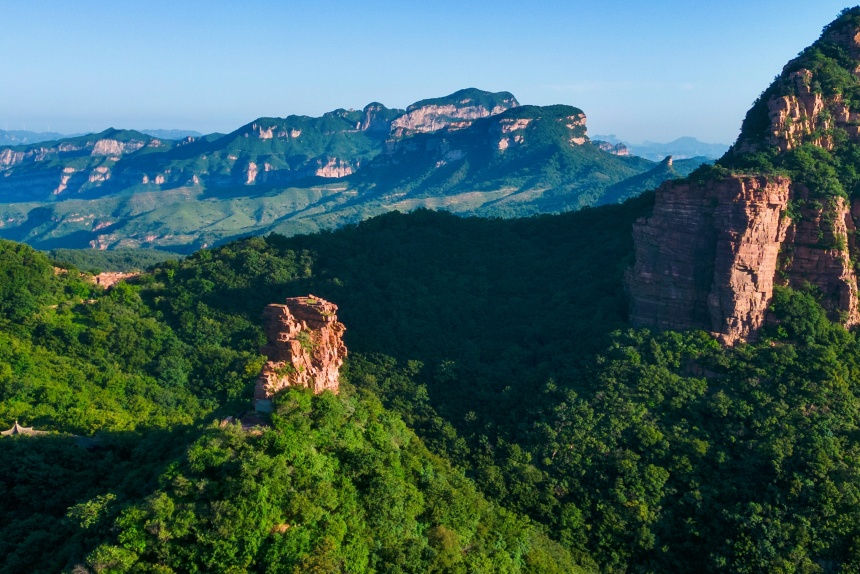 棋盘山。 褚付金摄