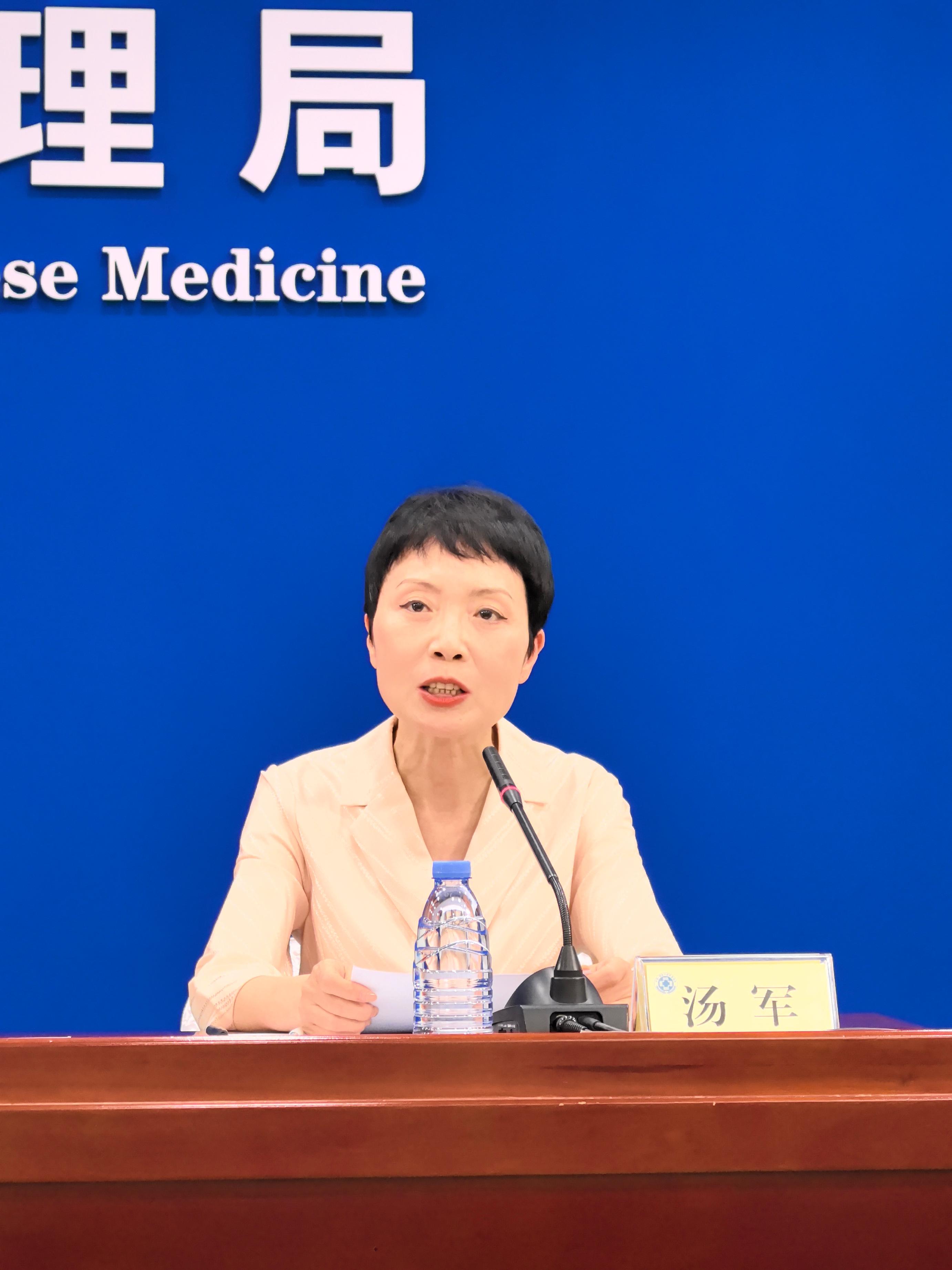 浙江省中医院主任医师汤军。人民网记者 蒋波摄
