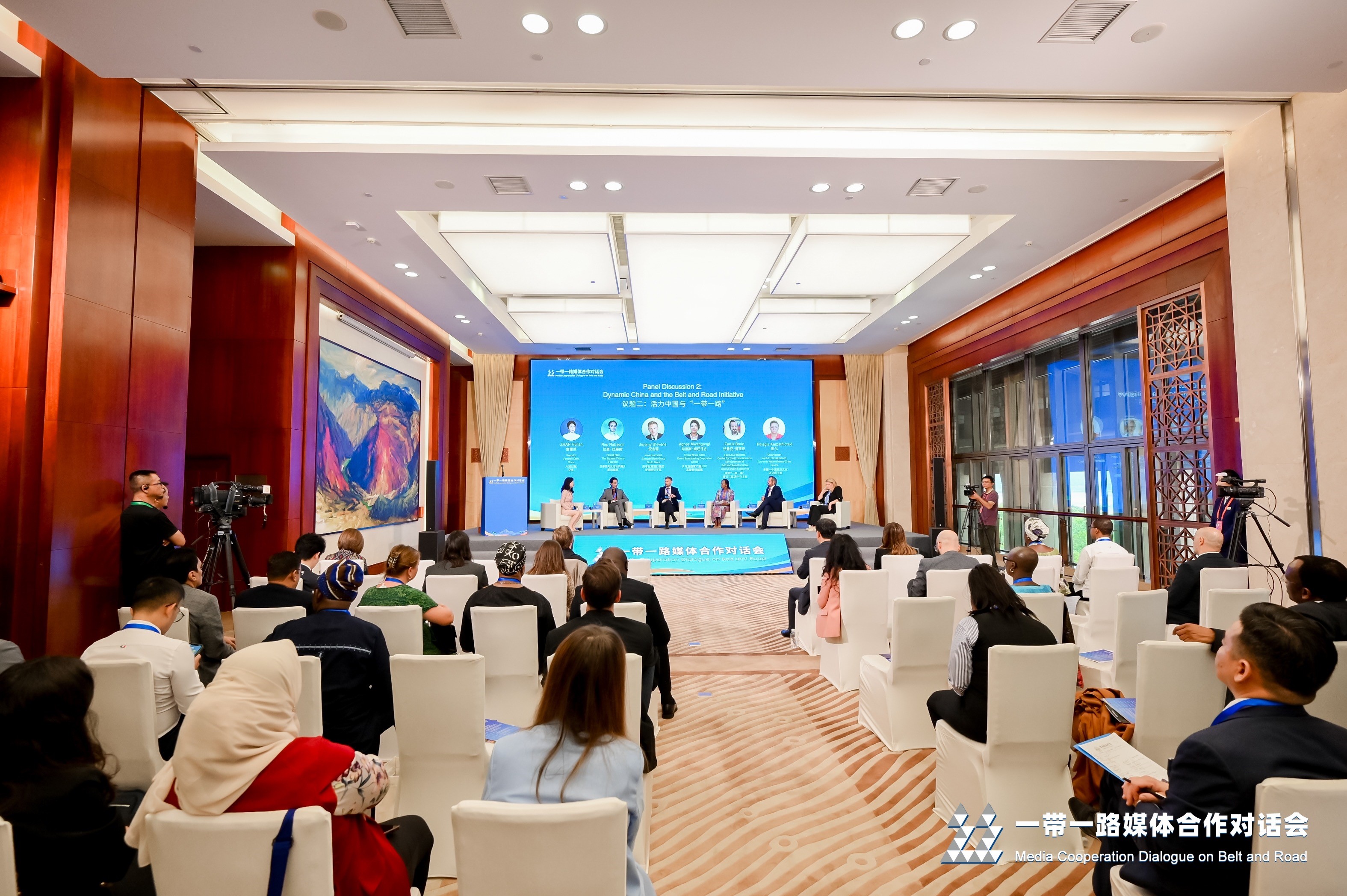 9月17日上午，2025一带一路媒体合作对话在云南省昆明市举行。人民日报英文客户端供图