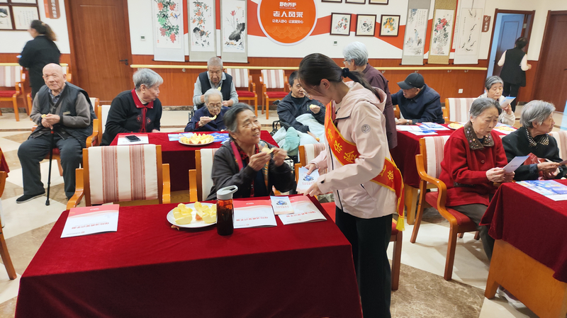 帮助老年人提升反诈能力。