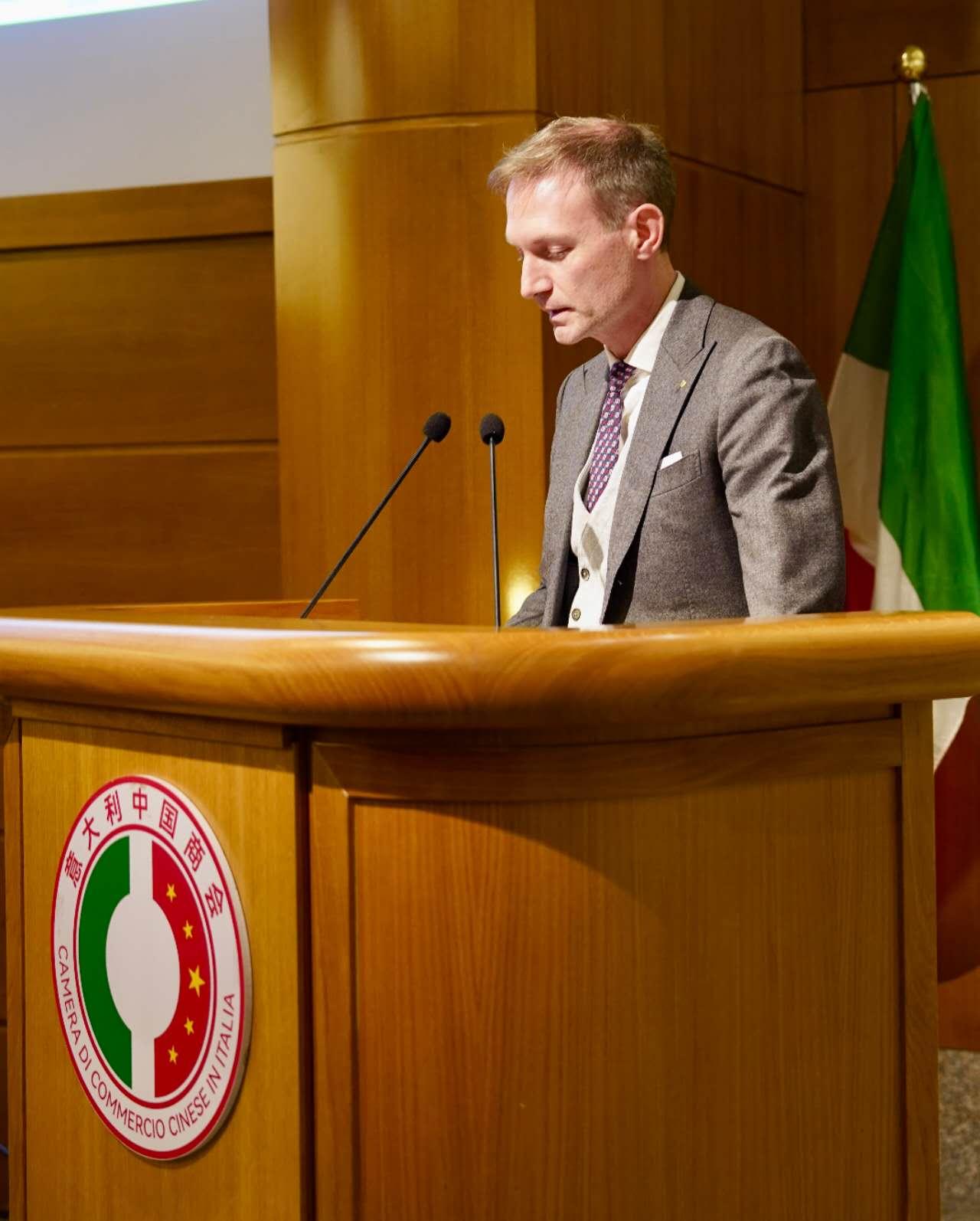 意大利伦巴第大区议长罗马尼希望进一步加强与中国在经贸领域合作。 主办方供图