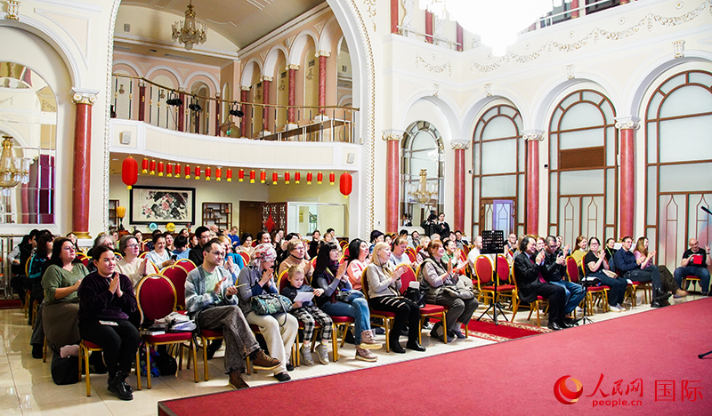 “巴扬与巴扬演奏家”中俄音乐会在莫斯科中国文化中心举行。实习生 崔文哲摄