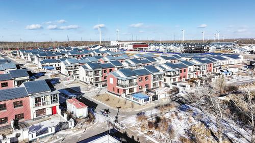 1月12日,无人机航拍的张北县德胜村村貌。本报记者 耿 辉摄