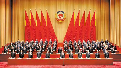 1月28日上午，政协河北省第十三届委员会第四次会议圆满完成各项议程，在雄壮的国歌声中闭幕。本报记者 霍艳恩摄