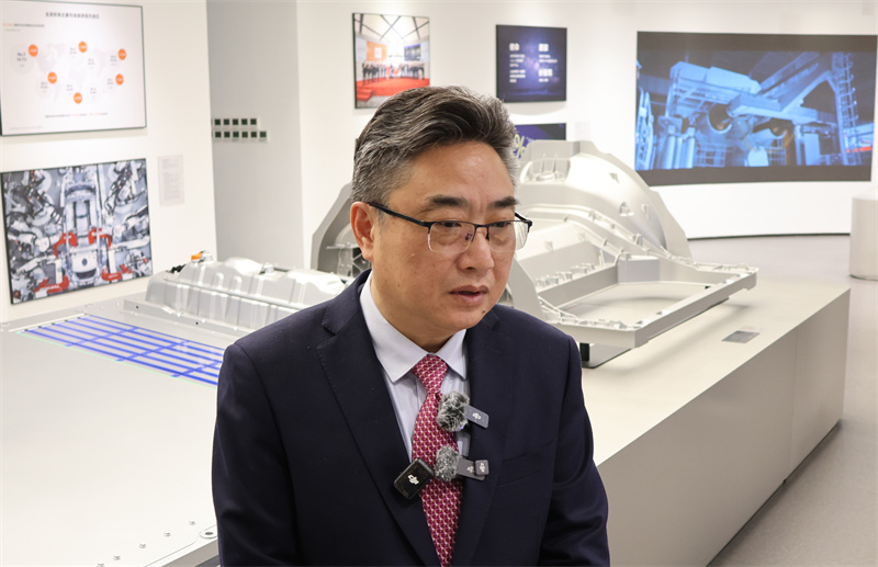 中国—东盟中心秘书长史忠俊接受人民网记者采访。中国—东盟中心供图